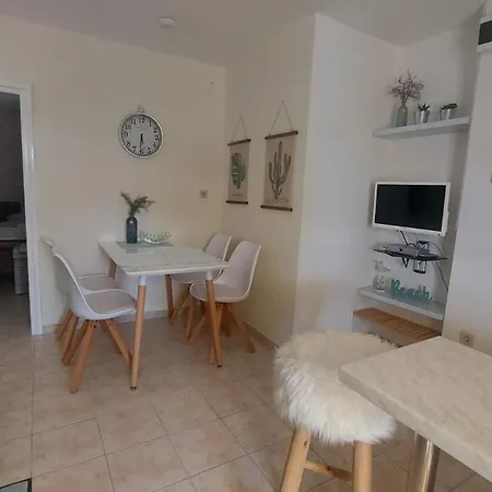 With Parking Space - 27868 Appartement *